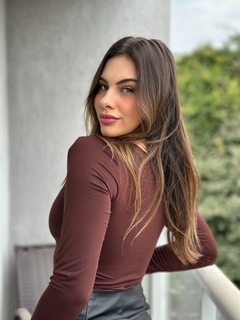 Blusa Nadia na internet