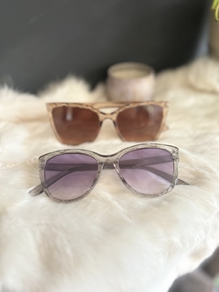 Gafas felicitas en internet