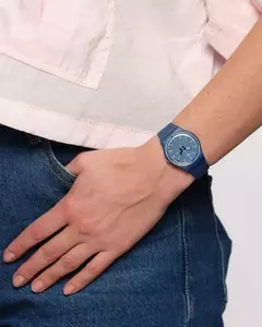 Reloj Swatch SO28N701 Monthly Drops Knock Nap Unisex malla de silicona celeste con doble calendario en internet