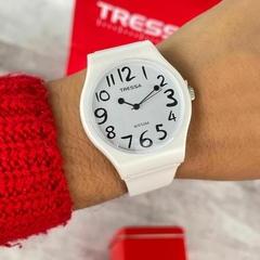 Reloj Tressa Fun-101 TR-001 (Grande) malla de caucho Blanco Con Numeros Negros para dama - comprar online