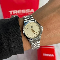 Reloj Tressa Sunday Para Dama Malla Y Caja De Acero Sumergible - comprar online