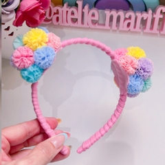 TIARA ORELHINHA POMPOM - Ateliê Mari Flor