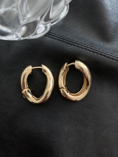 Argola Orgânica Ouro (tamanho M)