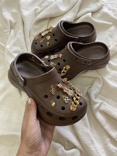 Babuche CROCS Marrom