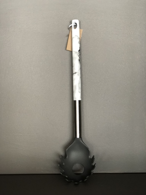 Cuchara de spaguetti con mango de acero y PP símil mármol