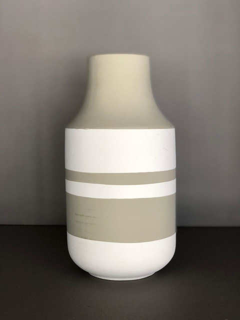 Florero blanco y gris franjas