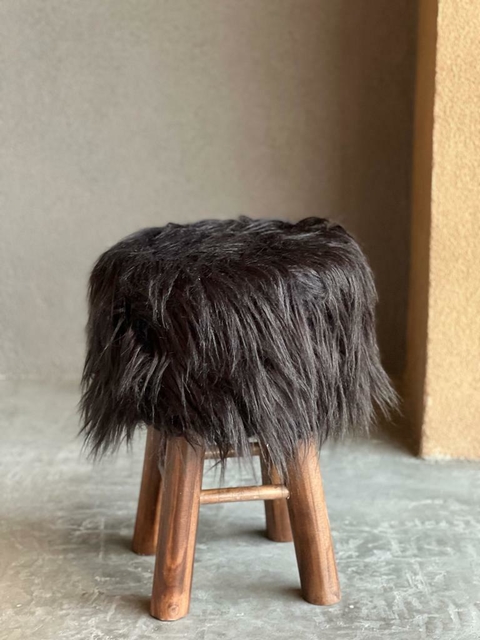 Puff cojín Peludo NEGRO - Pata Lustre Nogal