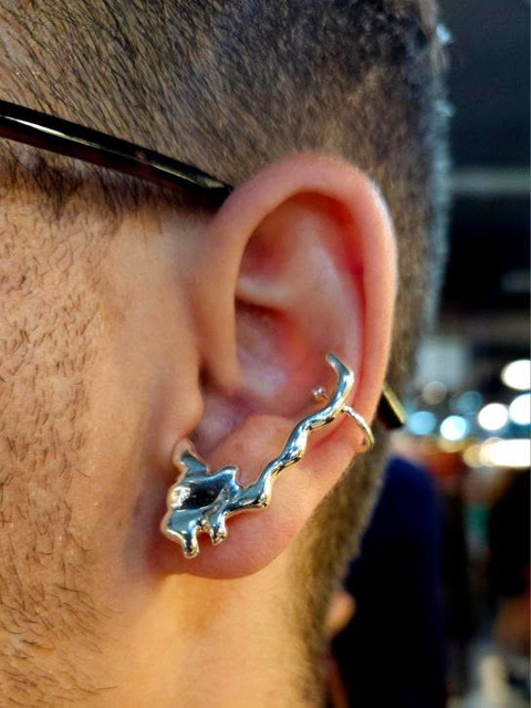 Ear Cuff orgânica Encaixe e furo em 925