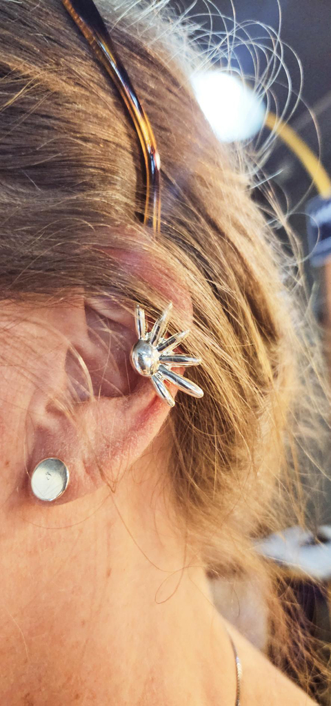 Ear cuff Flor em prata 925 ( de encaixe)