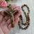 Imagem do Terço contemplação dos Mistérios, terço de nossa senhora das Graças com bolsinha estampada na frente e no verso
