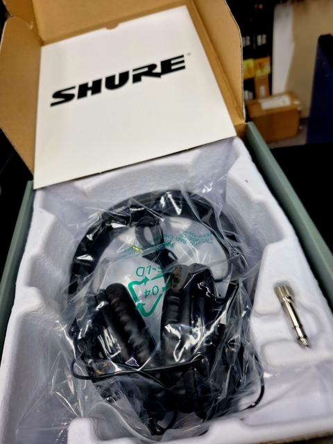 Auriculares SHURE SRH240A