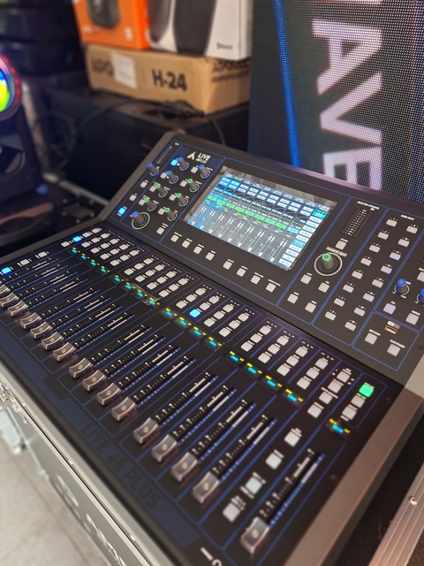 Consola Live 48 PLUS / TECSHOW