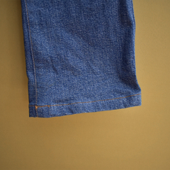 Calça jeans reta na internet