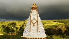 NOSSA SENHORA APARECIDA BABY PEROLADA 15 CM