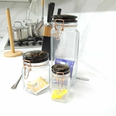 FRASCO CUAD TAPA NEGRA DISEÑO MANDALA GANCHO COBRE 8.3-6.6-12.1CM 250ML-6- en internet