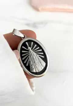 DIJE VIRGEN NEGRO ACERO QUIRÚRGICO