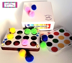 COLOR CON COLOR POMPONES