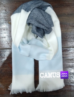 Ruana rayada celeste gris y blanco