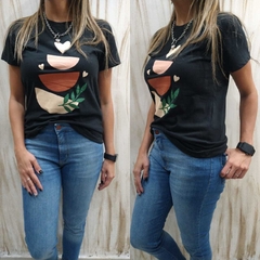 REMERAS ESTAMPADAS NEGRA