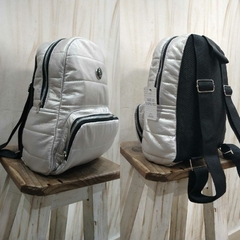 MINI MOCHILAS PUFFER PLATEADA