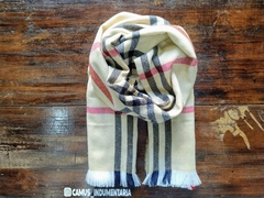 Ruanas Burberry fino beige