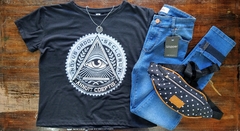 Remeras novus ordo seclorum negra