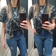 Remeras Batik Negra/Gris