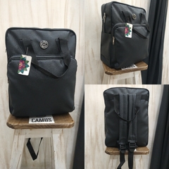 MOCHILA GRANDE ECOCUERO NEGRA