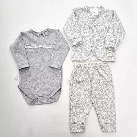 Kit X3 piezas recien nacidos interlock florcita liberty lila, body gris con puntilla - Talle 2 - comprar online