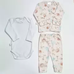 Kit X3 recien nacidos interlock body, campera y pantalon flores rosa - Talle 1 - comprar online