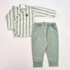 Conjunto batita cruzado rayado y pantalon verde - Talle 2