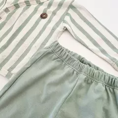 Conjunto batita cruzado rayado y pantalon verde - Talle 2 - Inquietos