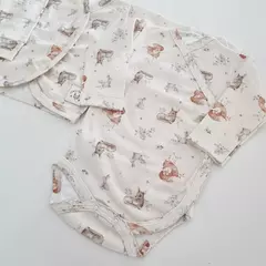 Imagen de Ajuar 5 piezas + bolsa conejos beige y lila - Talle 1