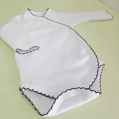BODY INTERLOCK CRUZADO BLANCO PICOT AZUL - Talle 6 meses en internet