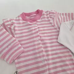 Conjunto algodón rayado rosa. Enterito con pie, body blanco + pantalòn - Talle 1 - tienda online