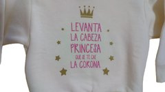 Buzo frisado con frase estampada - Talle 12 meses - comprar online