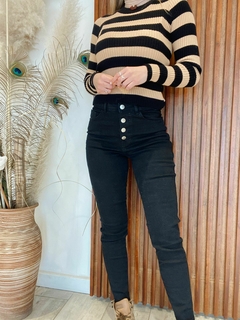 Jean Negro con botones elastizado - comprar online