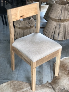 SILLA RANCHERA CON ASIENTO TAPIZADO