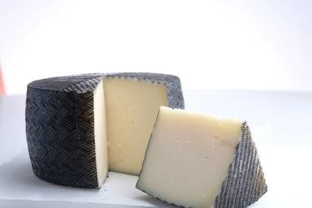 QUESO PARMESANO REGGIANO CERA NEGRA 500g