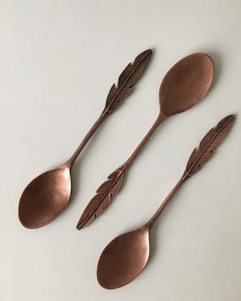 Cuchara pluma metal opaco