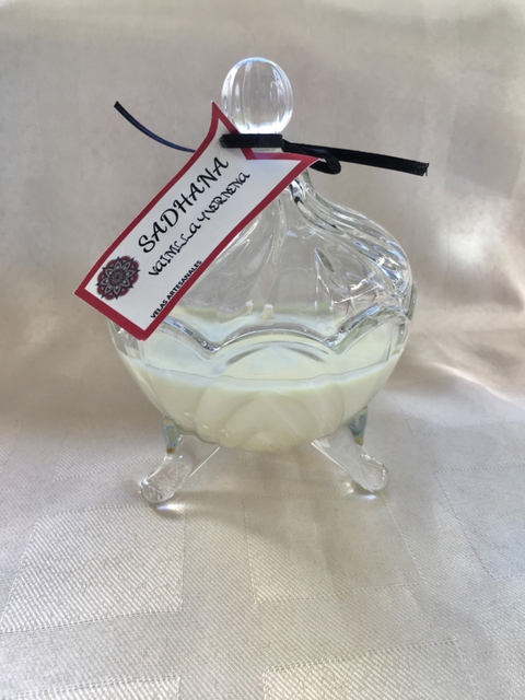 Vela de soja en caramelera “Vainilla y Verbena”