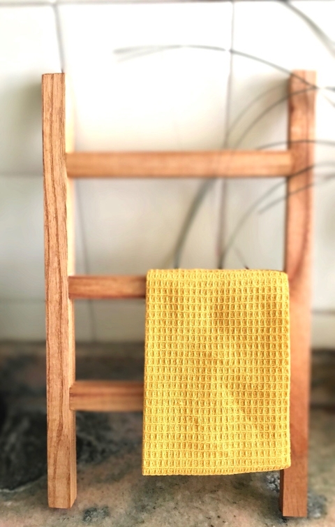 Escalerita de madera paraíso