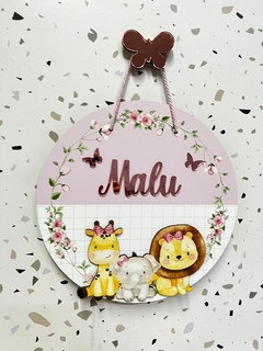 Guirlanda Porta Maternidade Trio rosa menina, nome em acrilico rose gold - Sabiá Personalizados
