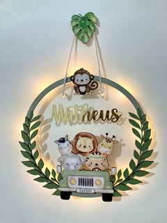 Guirlanda Porta Maternidade em acrílico cristal, apliques Mdf e iluminação LED - comprar online