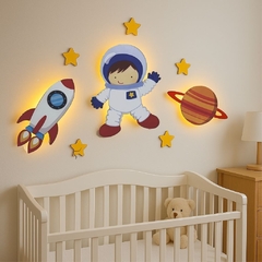 Astronauta, planeta Saturno e Foguete Com Led Decoração Quarto Do Bebê. - comprar online