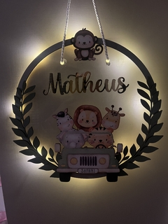 Guirlanda Porta Maternidade em acrílico cristal, apliques Mdf e iluminação LED - Sabiá Personalizados