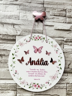 Guirlanda Porta Maternidade Floral Tema flores e borboletas nome e borboletas em acrilico rose gold