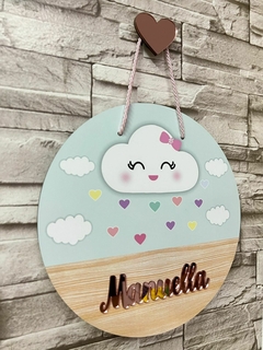 Porta Maternidade Nuvem sorridente, corações e céu - Sabiá Personalizados