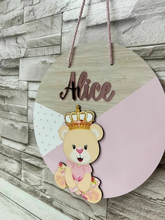 Porta Maternidade Ursinha princesa com pendurador de coração - Sabiá Personalizados