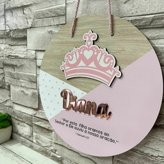 Porta Maternidade Coroa de princesa com versículo Samuel 1:27 na internet